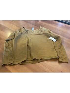 NWT sofia by sofia vergara Size Large Top